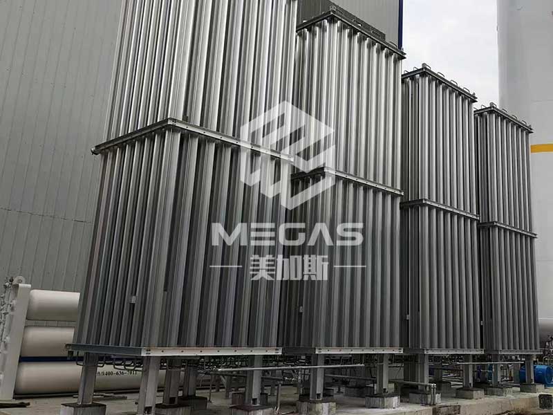 1683338952.jpg 氣化器-金屬冶煉行業(yè)-3000方高壓氣化器4臺(tái).jpg